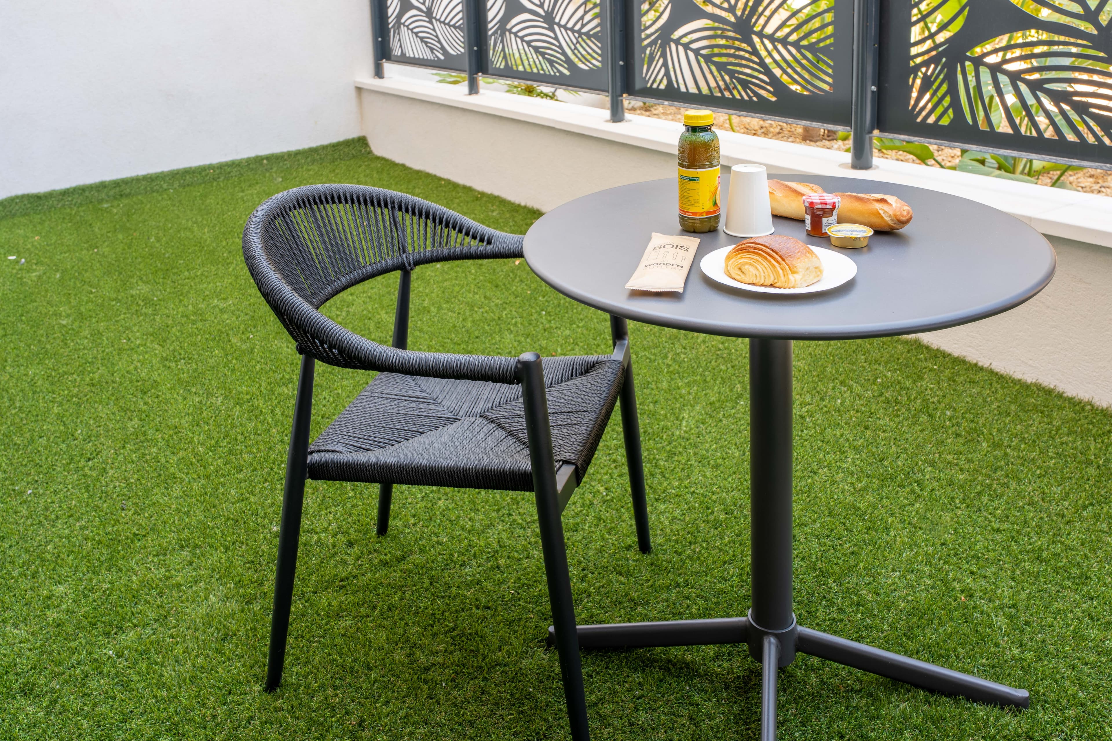 Suite with Terrace — vue 3