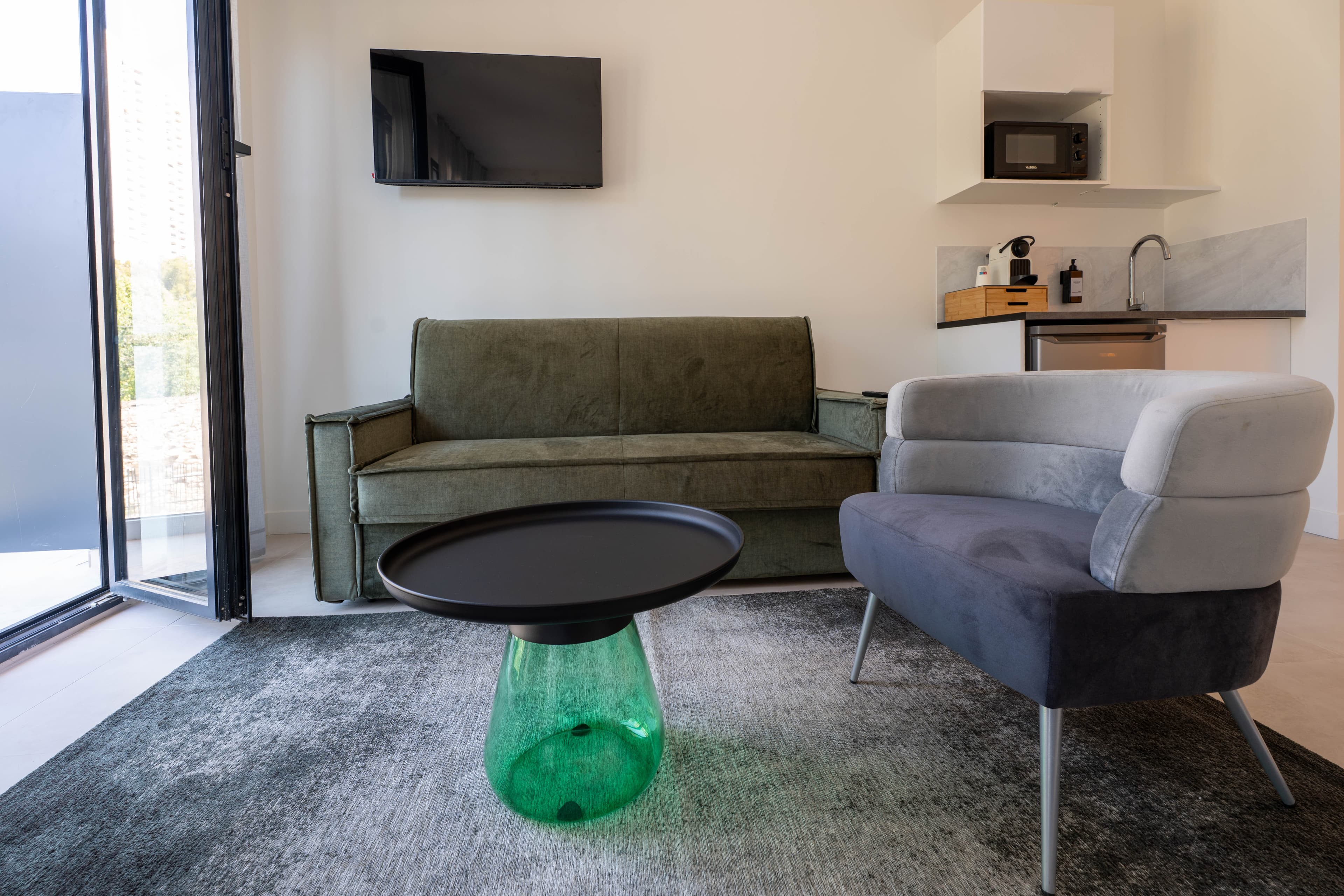 Premium Studio with Balcony — vue 4